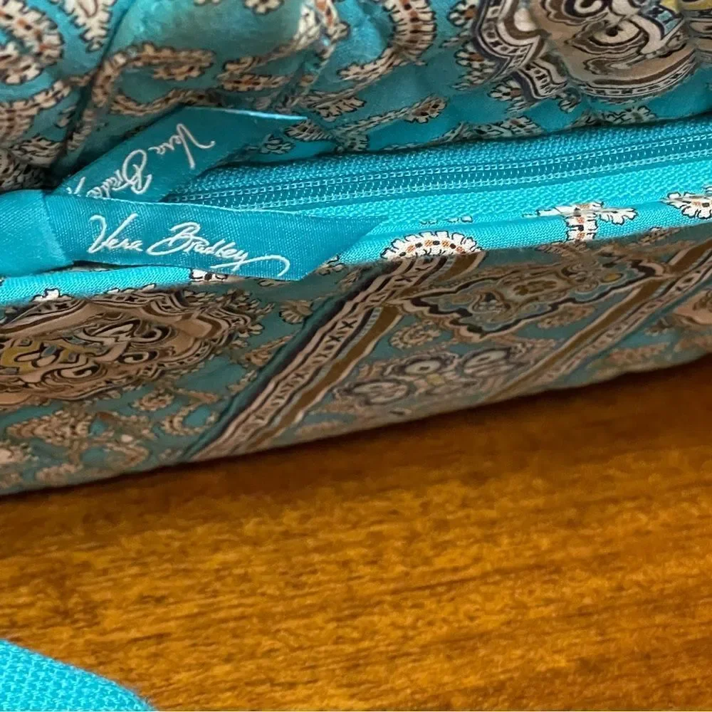 Vera Bradley Paisley Diamond Quilted 100% Cotton Laptop Bag Blue Cream Tan